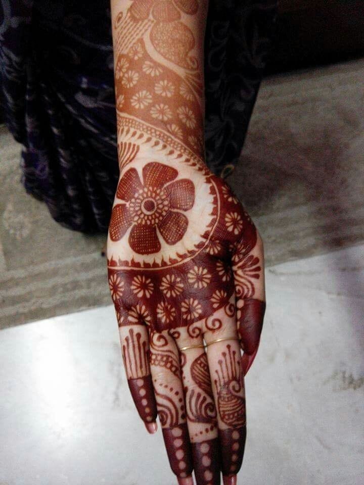 stylish mehandi design