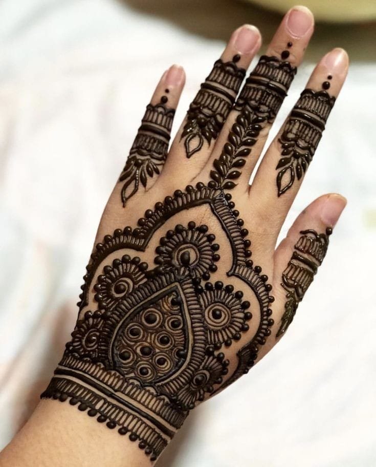 stylish mehandi design