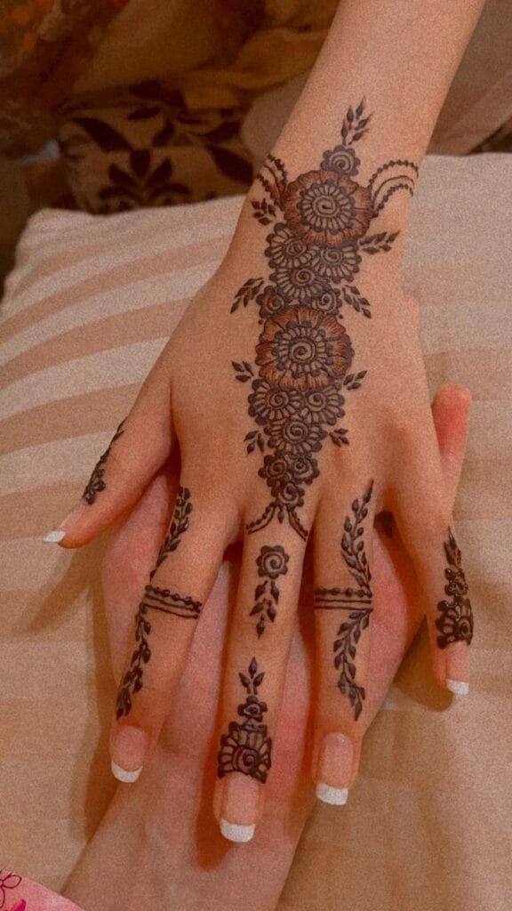 full hand mehandi design