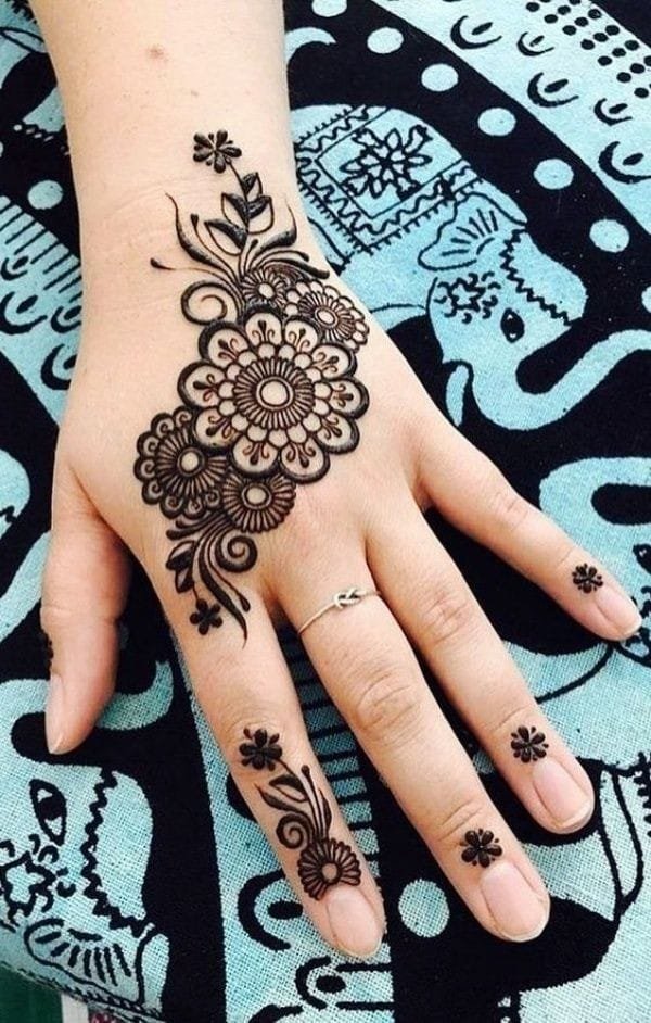 mehndi design aage ka simple