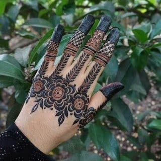 mehandi design for fingers