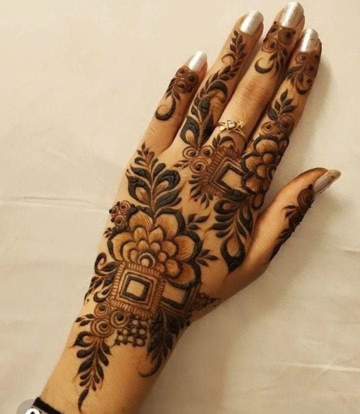 mehndi design back hand