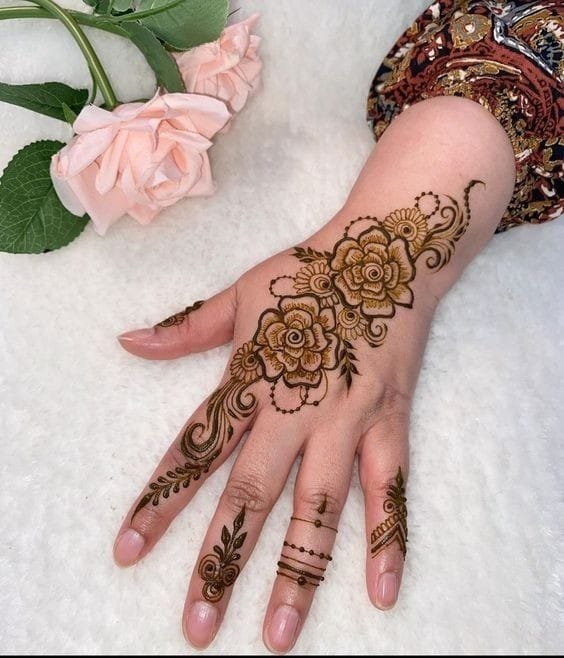 mehndi design easy back hand