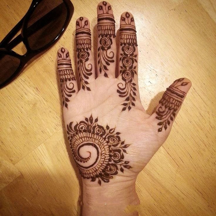 front hand mehndi design