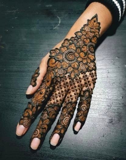 mehndi design easy front hand