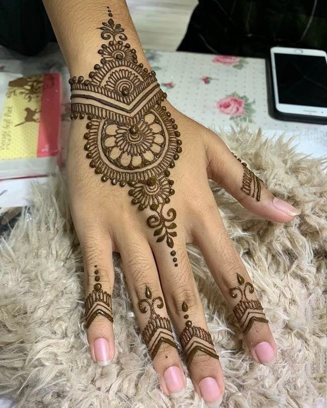 indo arabic mehndi design