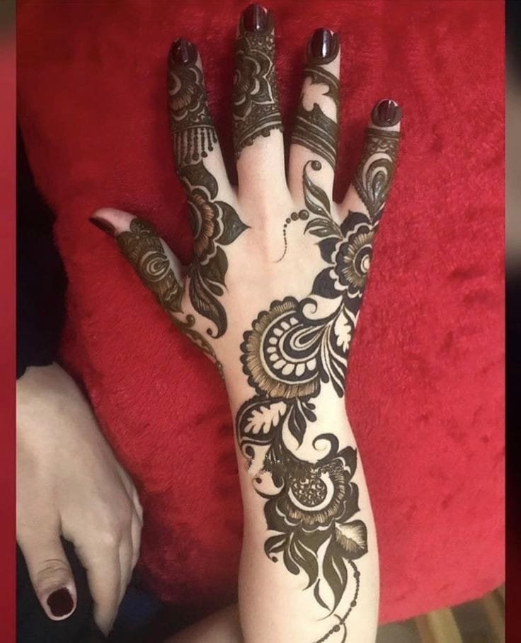 cute mehndi design