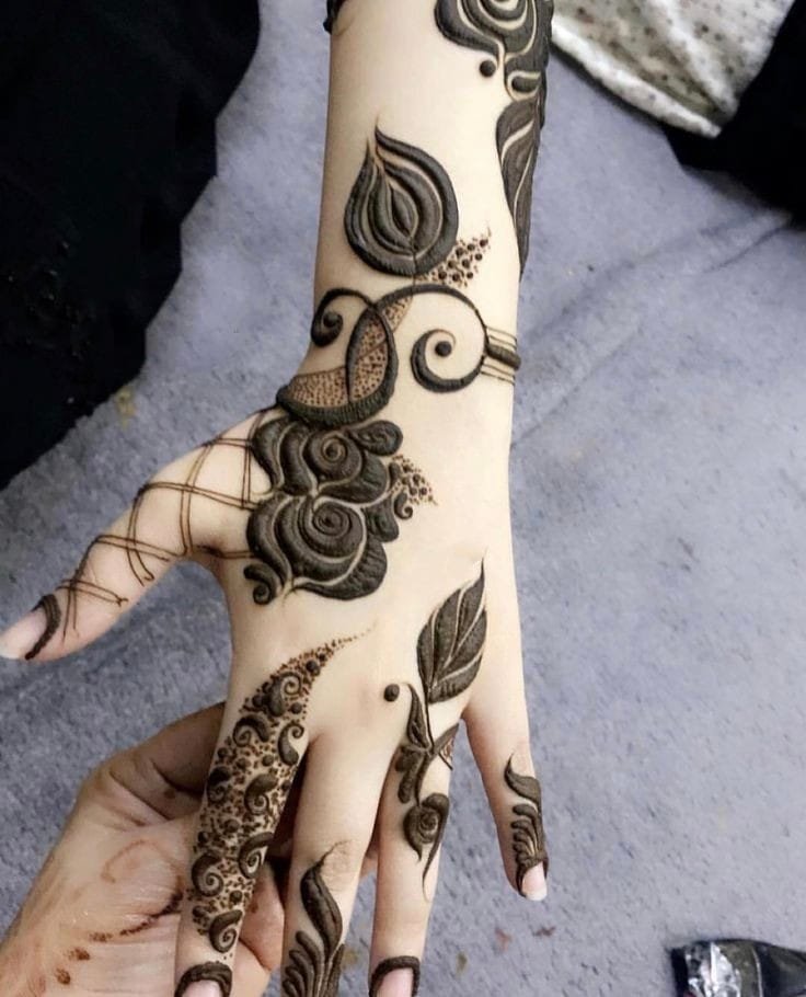 cute mehndi design