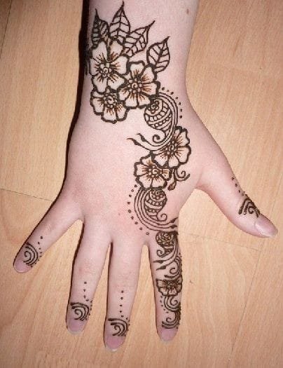 cute mehndi design