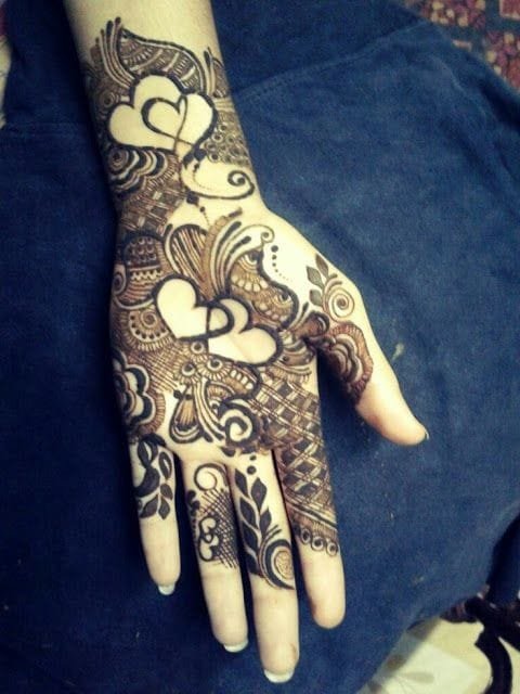 back hand mehndi design